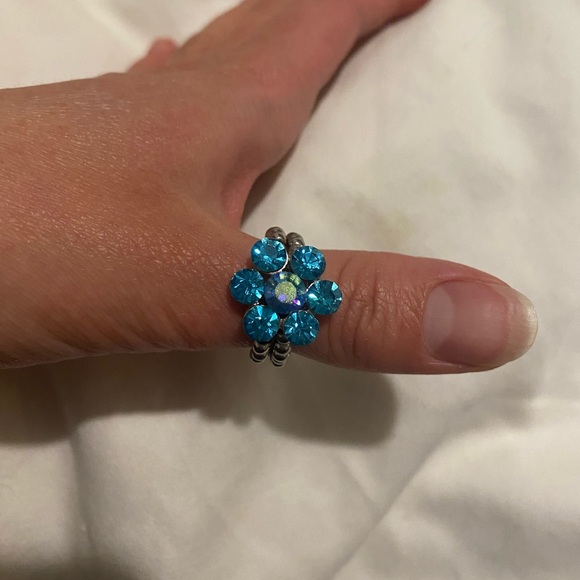 Bedazzled Flower Ring - Picture 1 of 2